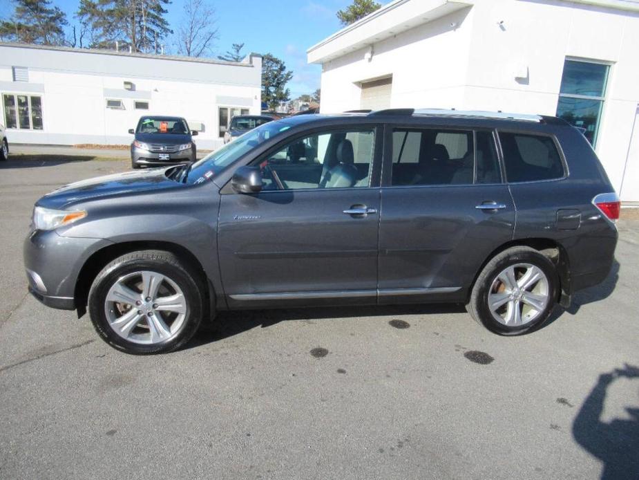 used 2013 Toyota Highlander car, priced at $8,995