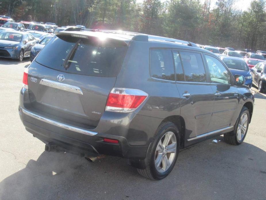 used 2013 Toyota Highlander car, priced at $8,995