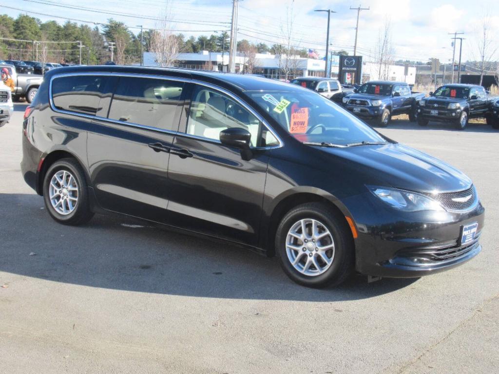 used 2017 Chrysler Pacifica car, priced at $13,995