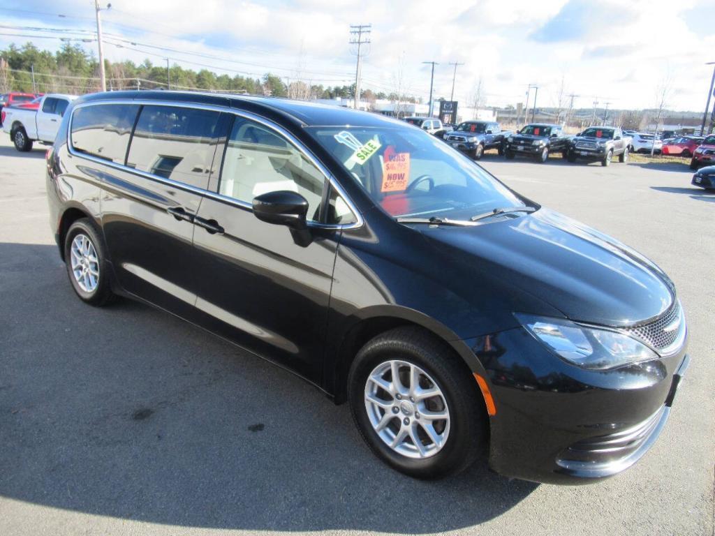 used 2017 Chrysler Pacifica car, priced at $13,995