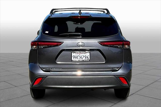 used 2023 Toyota Highlander car, priced at $34,662