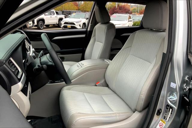 used 2015 Toyota Highlander car, priced at $19,956