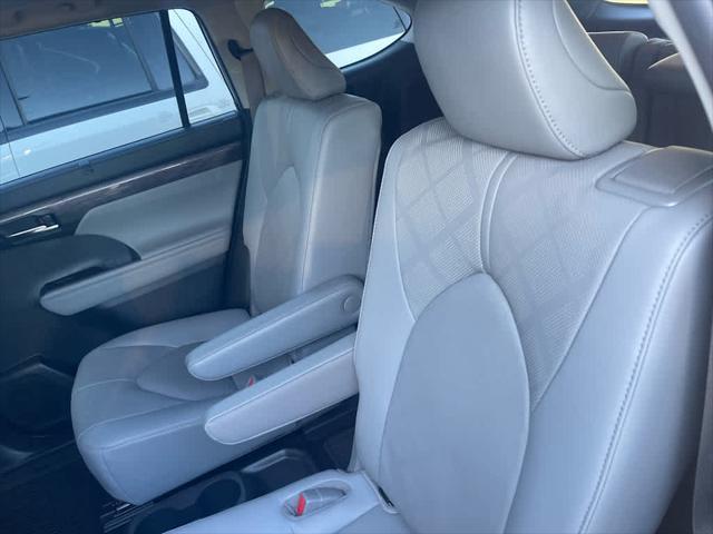 used 2020 Toyota Highlander car, priced at $37,976