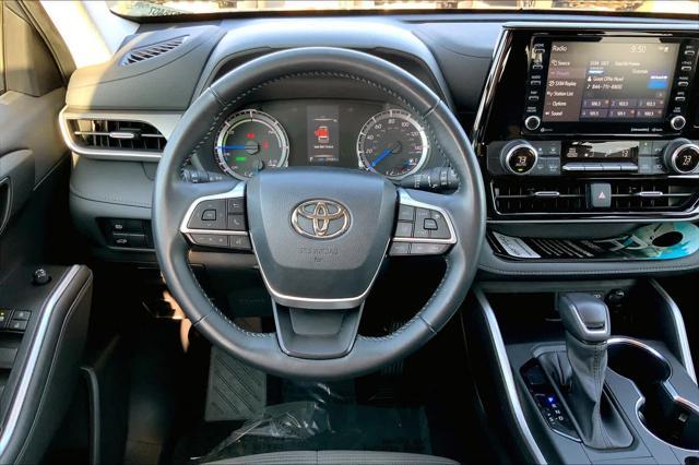 used 2022 Toyota Highlander Hybrid car, priced at $39,976