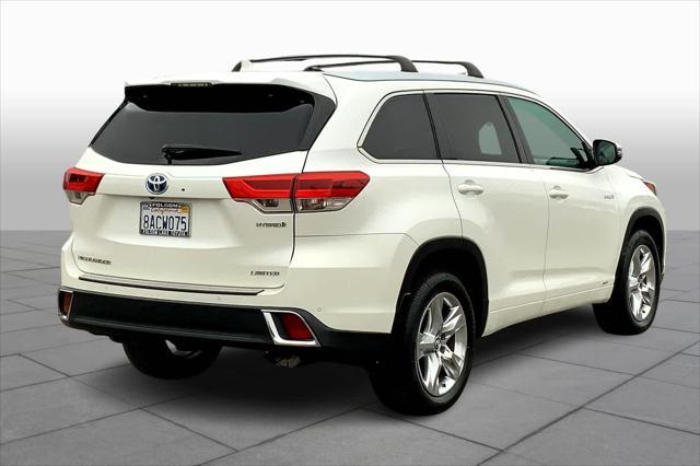 used 2017 Toyota Highlander Hybrid car, priced at $31,976