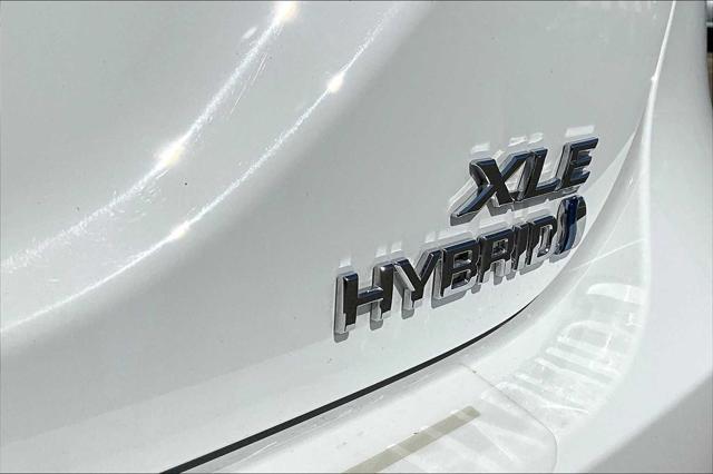used 2018 Toyota Camry Hybrid car, priced at $25,256