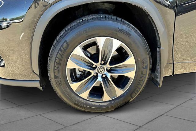used 2023 Toyota Highlander car, priced at $40,761
