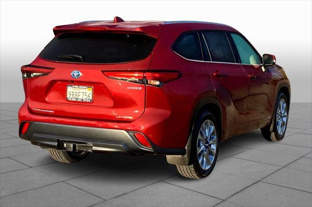 used 2022 Toyota Highlander Hybrid car, priced at $43,461