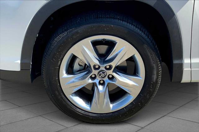 used 2019 Toyota Highlander car, priced at $29,963