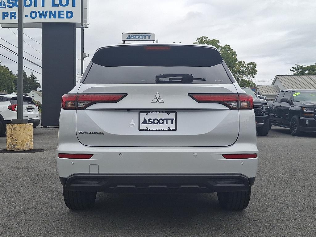 used 2022 Mitsubishi Outlander car, priced at $21,995
