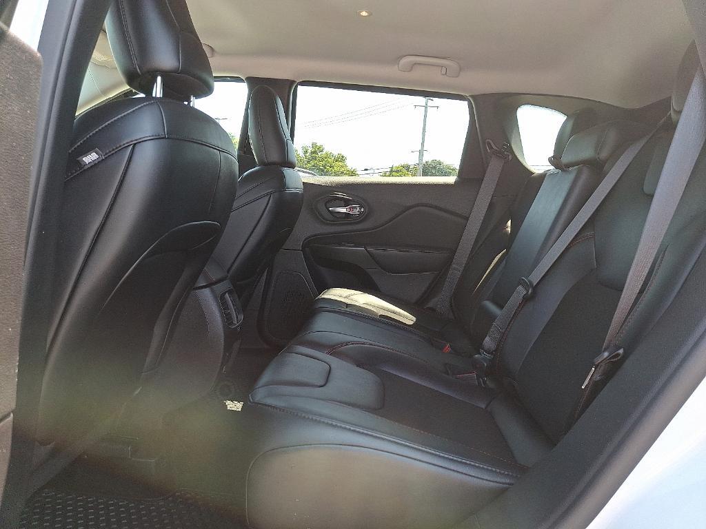 used 2022 Jeep Cherokee car, priced at $25,995