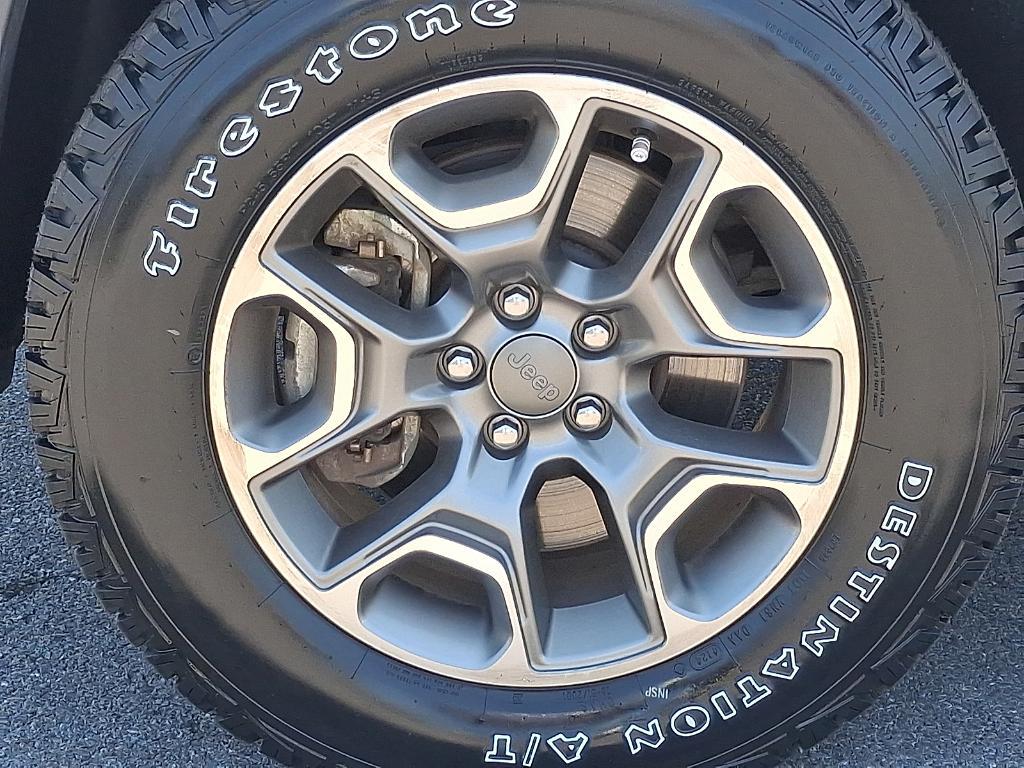 used 2022 Jeep Cherokee car, priced at $25,995