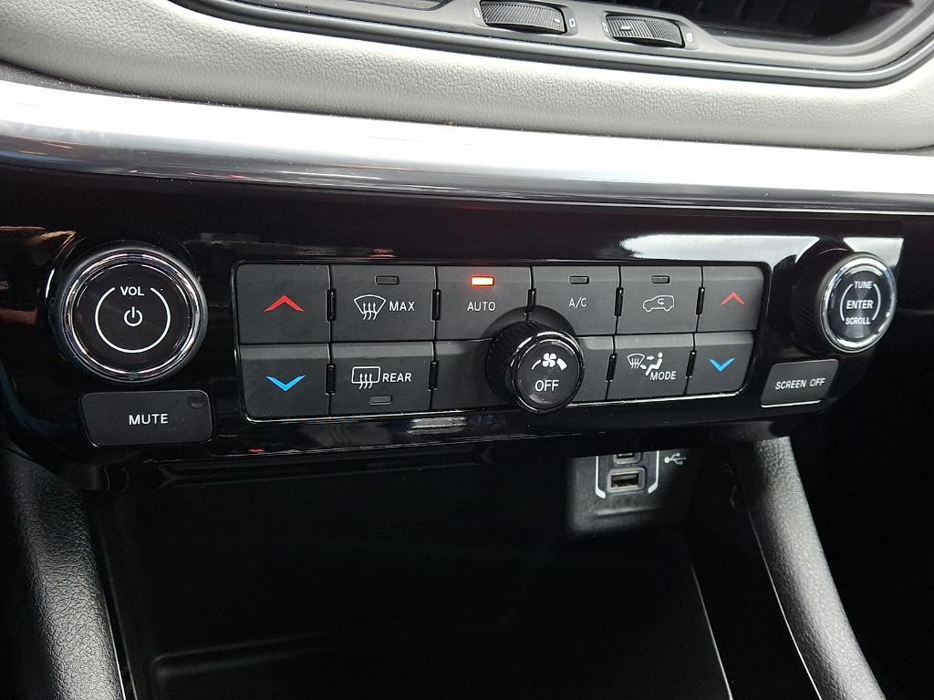 used 2023 Jeep Compass car, priced at $23,995