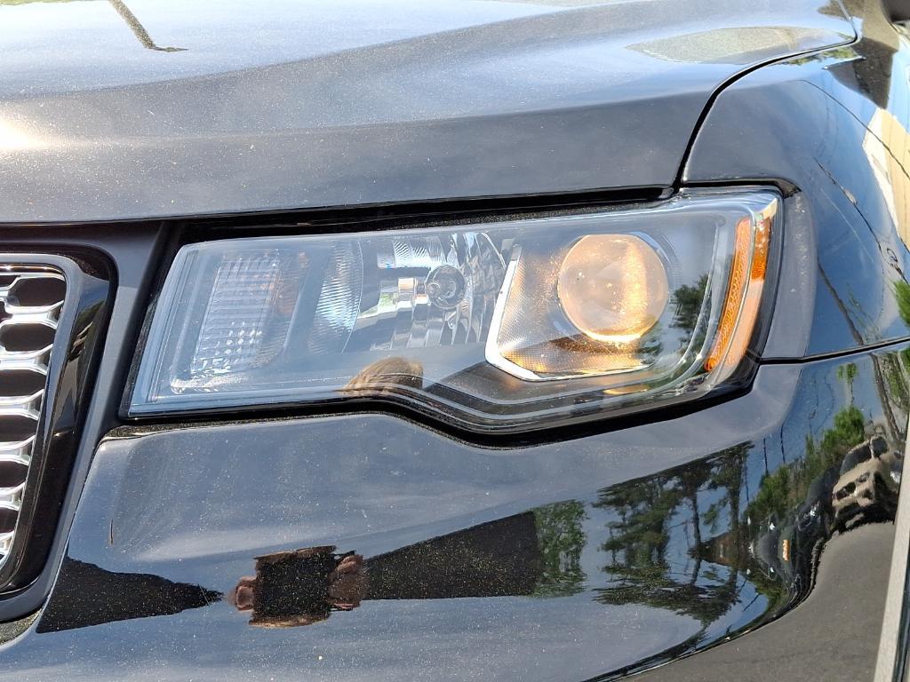 used 2020 Jeep Grand Cherokee car, priced at $27,998