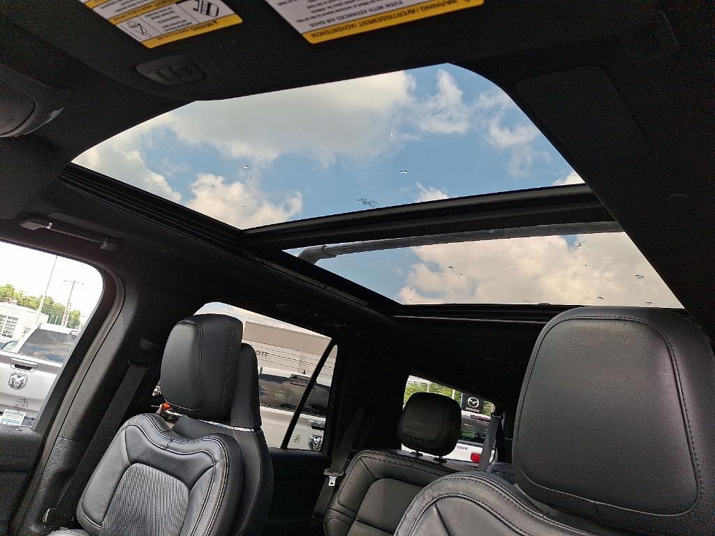 used 2022 Lincoln Navigator L car, priced at $59,995