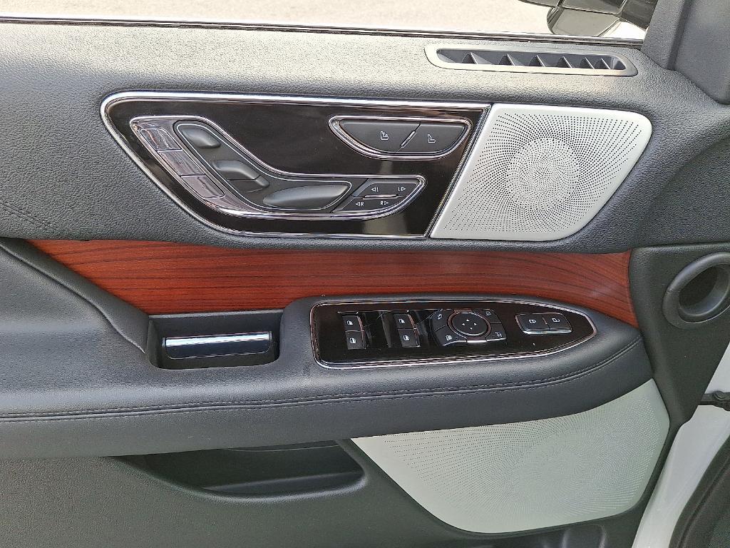 used 2022 Lincoln Navigator L car, priced at $59,995