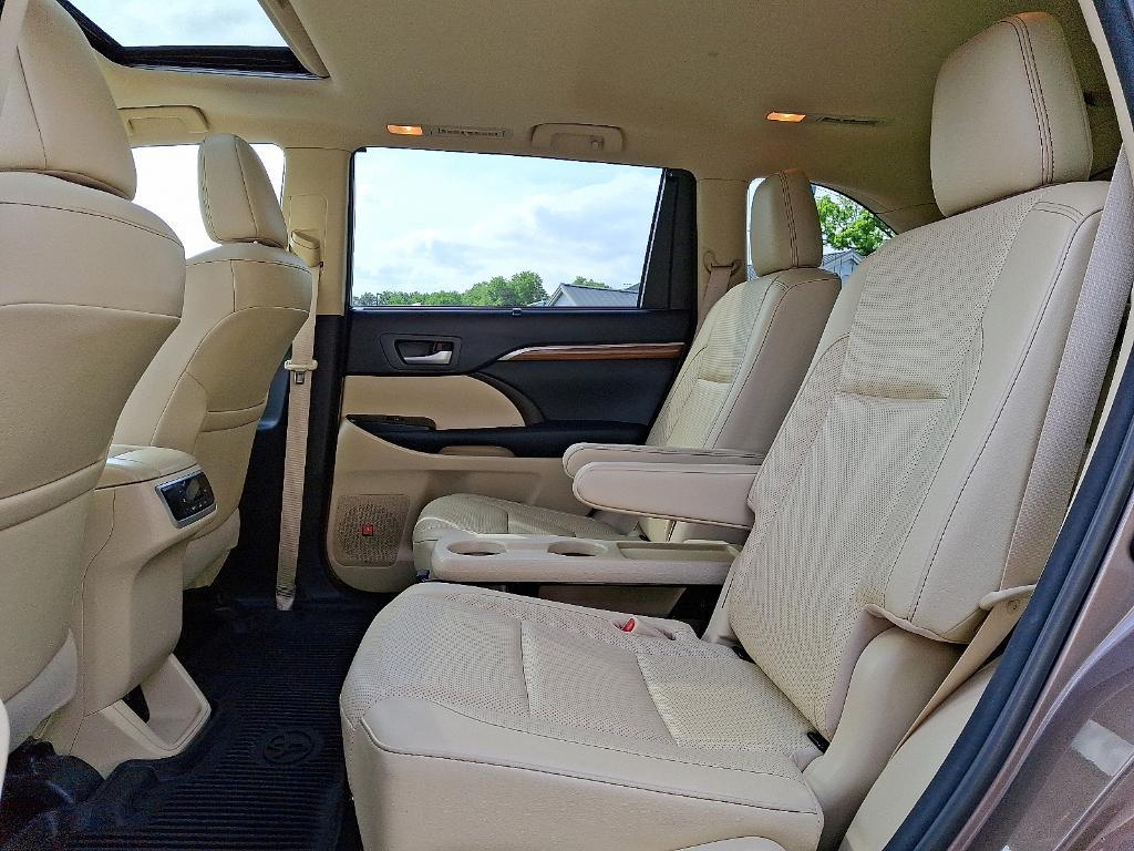 used 2017 Toyota Highlander car, priced at $27,995
