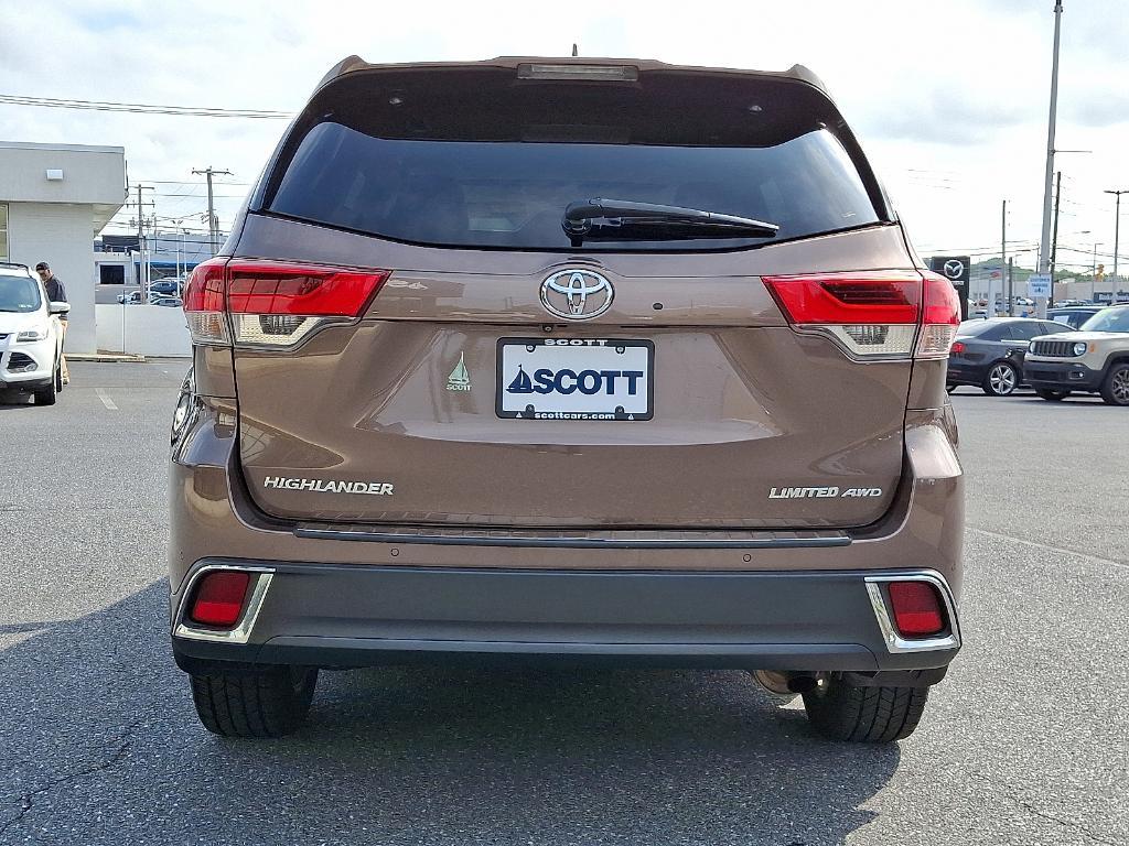 used 2017 Toyota Highlander car, priced at $27,995