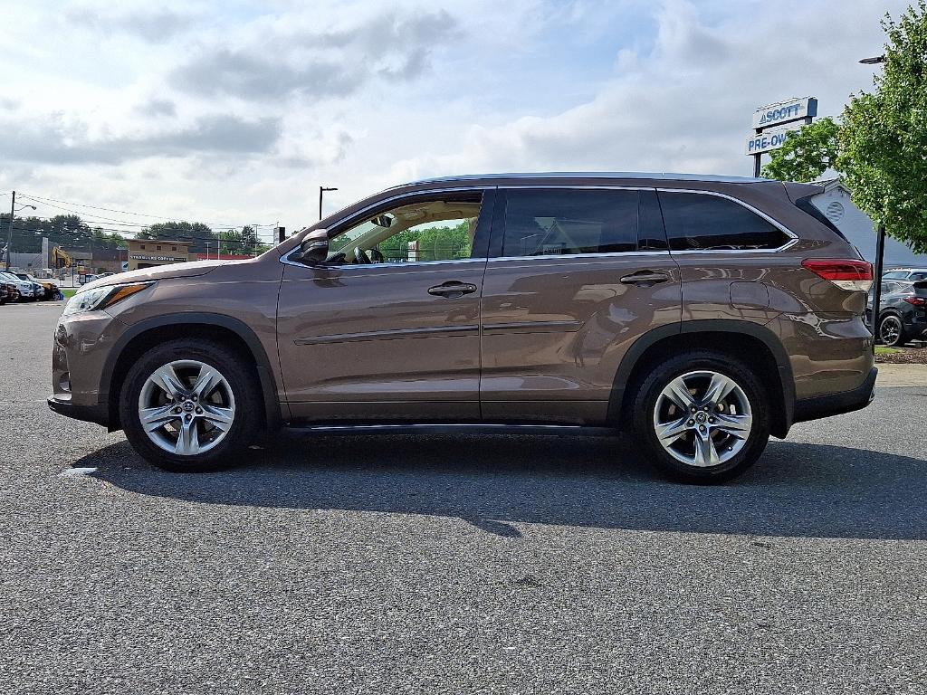 used 2017 Toyota Highlander car, priced at $27,995