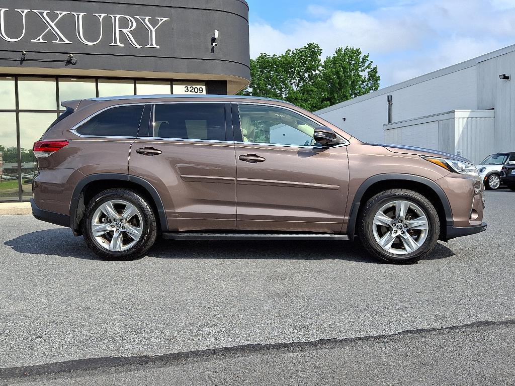 used 2017 Toyota Highlander car, priced at $27,995