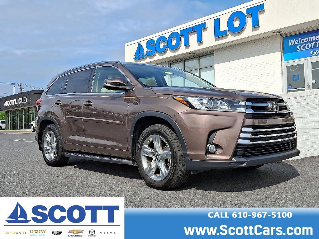 used 2017 Toyota Highlander car, priced at $27,995