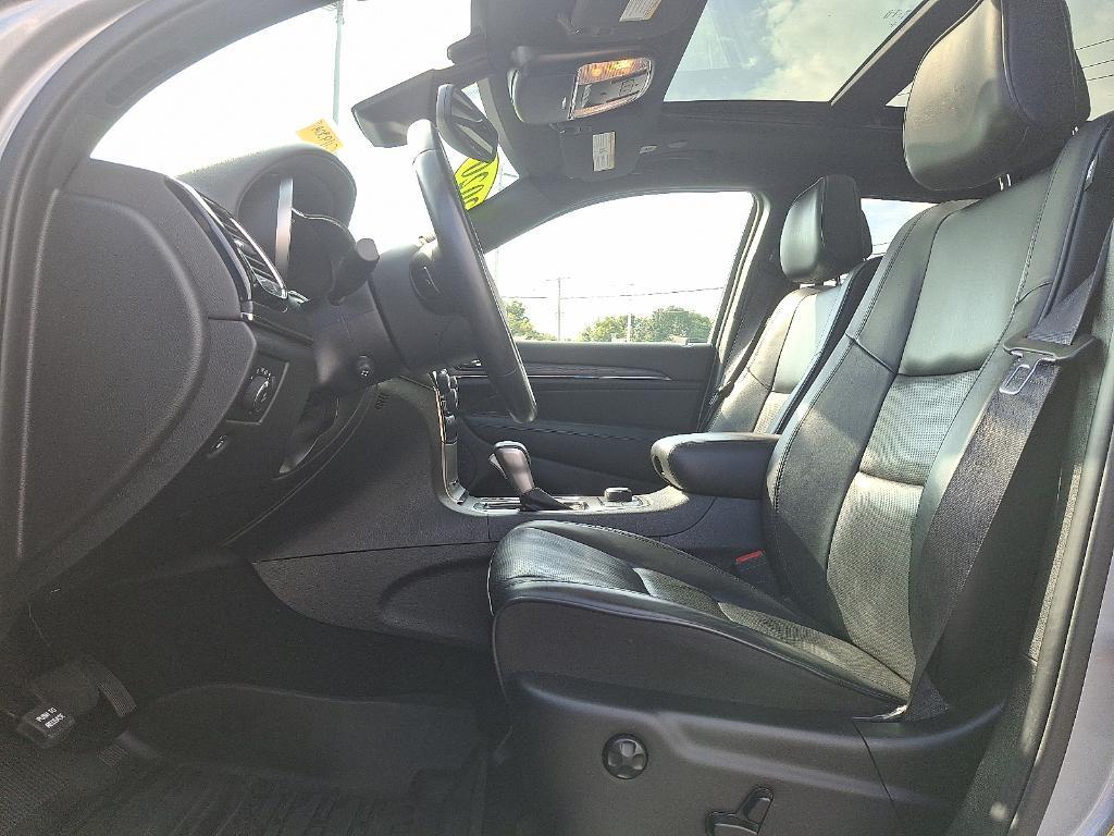 used 2020 Jeep Grand Cherokee car, priced at $25,995