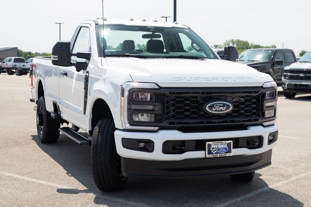 new 2025 Ford F-350 car, priced at $52,854