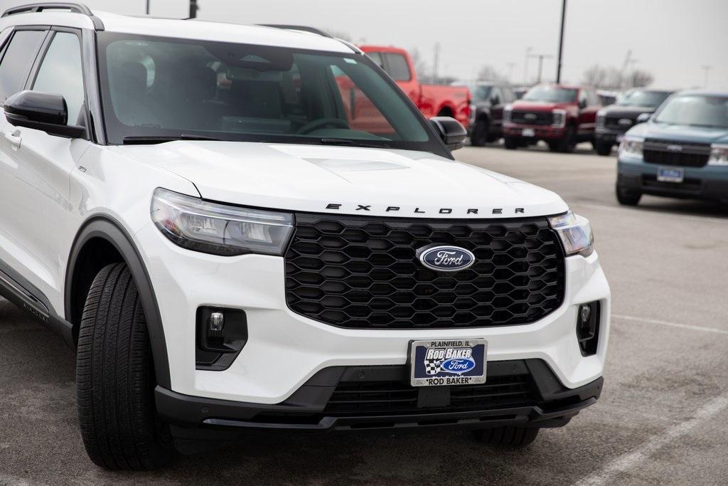 new 2025 Ford Explorer car, priced at $49,483