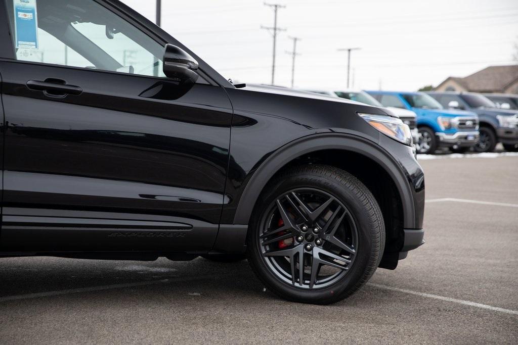 new 2025 Ford Explorer car, priced at $57,814