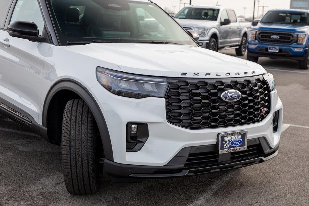 new 2025 Ford Explorer car, priced at $57,562