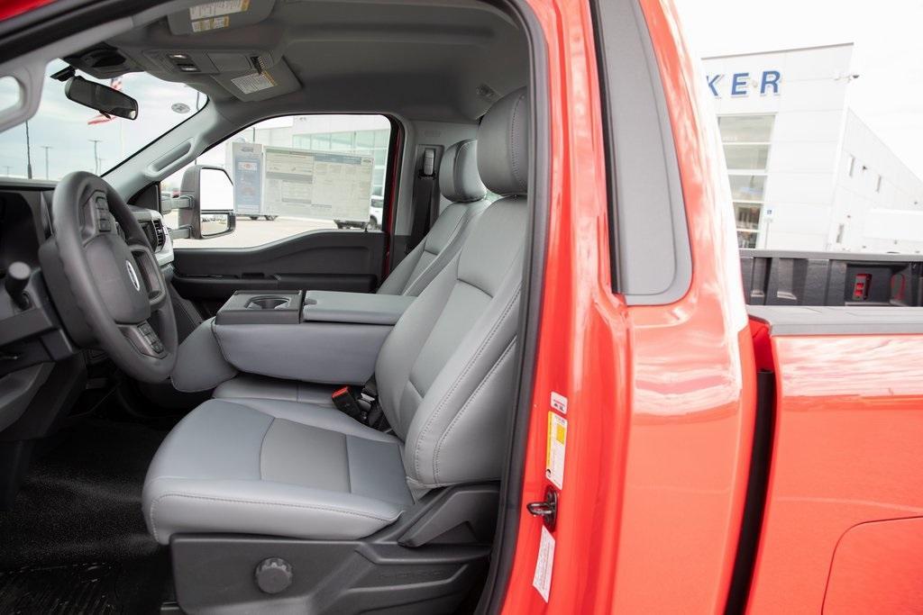 new 2025 Ford F-250 car, priced at $45,624