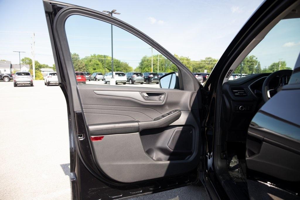 used 2023 Ford Escape car, priced at $24,997