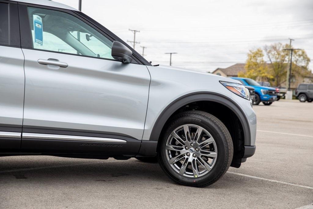 new 2025 Ford Explorer car, priced at $45,517