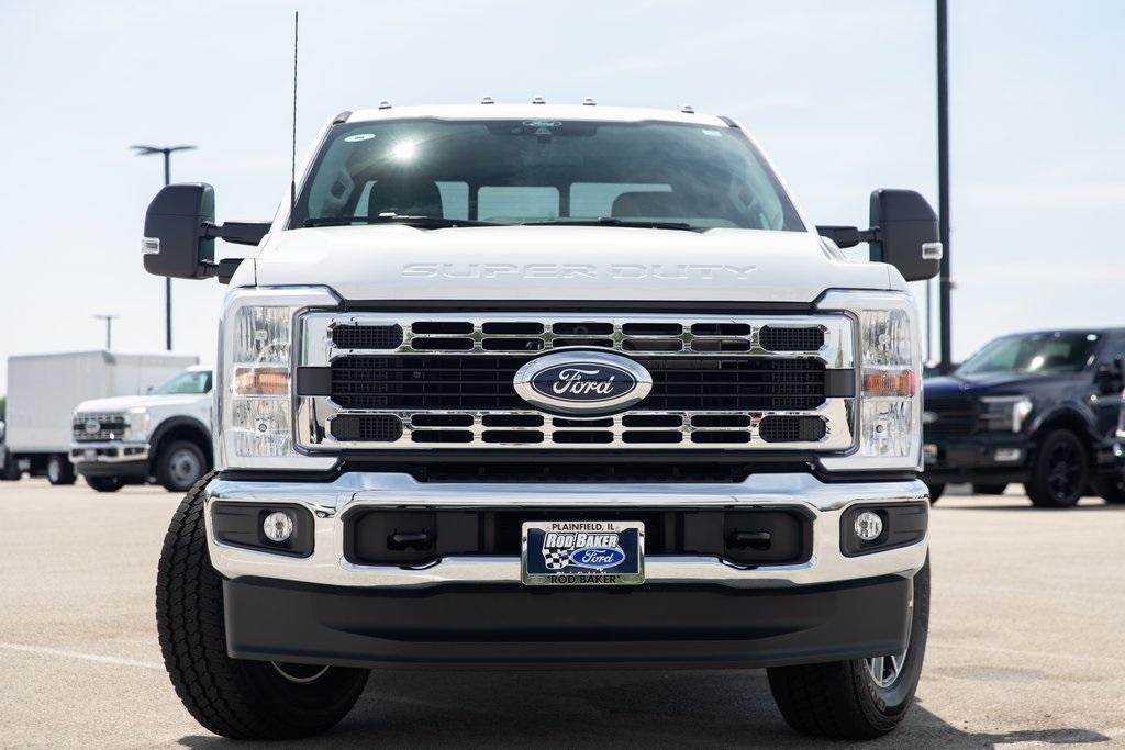 new 2025 Ford F-350 car, priced at $57,111