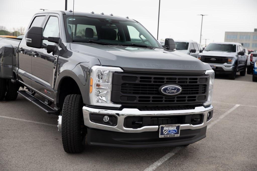 new 2025 Ford F-350 car, priced at $75,615