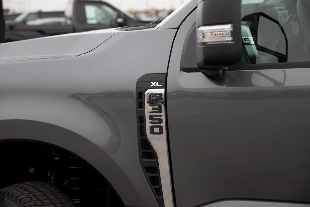 new 2025 Ford F-350 car, priced at $75,615