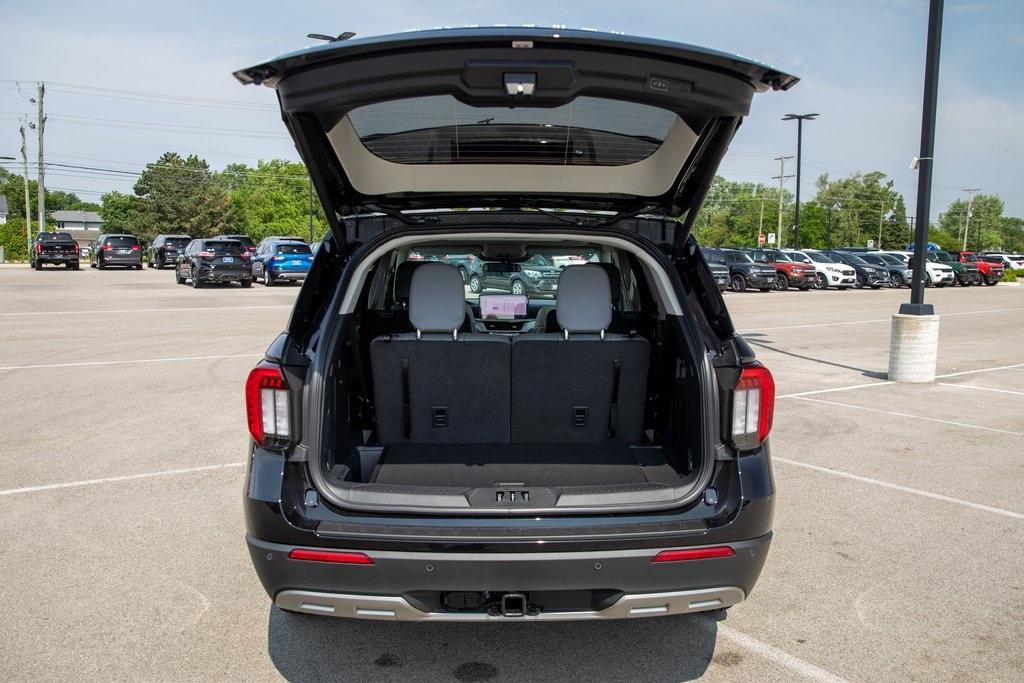 new 2025 Ford Explorer car, priced at $47,462