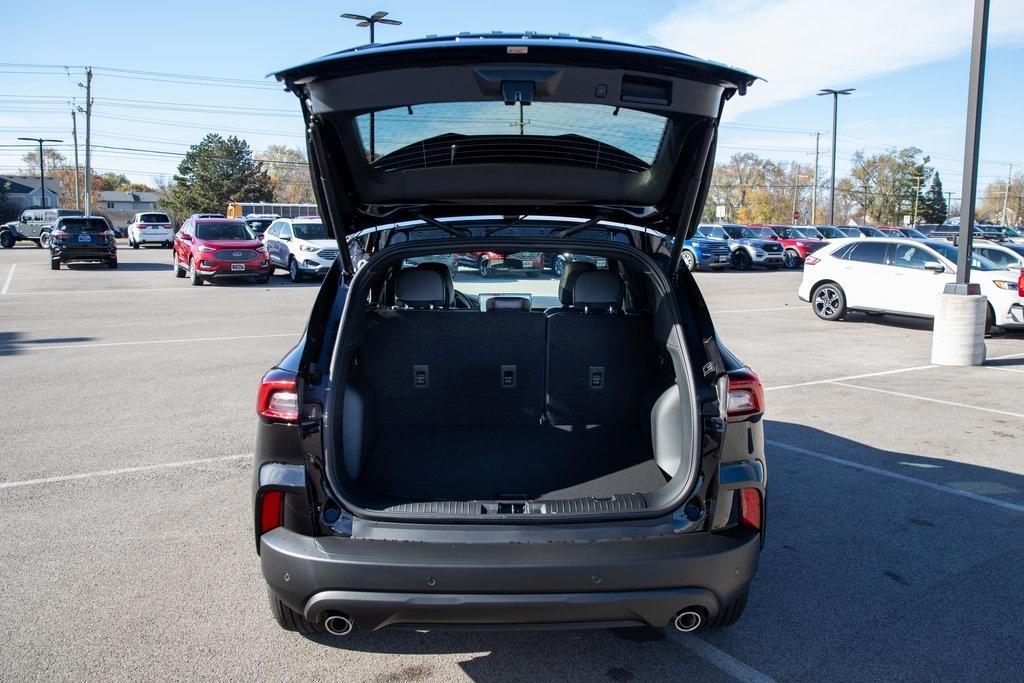 new 2025 Ford Escape car, priced at $33,436