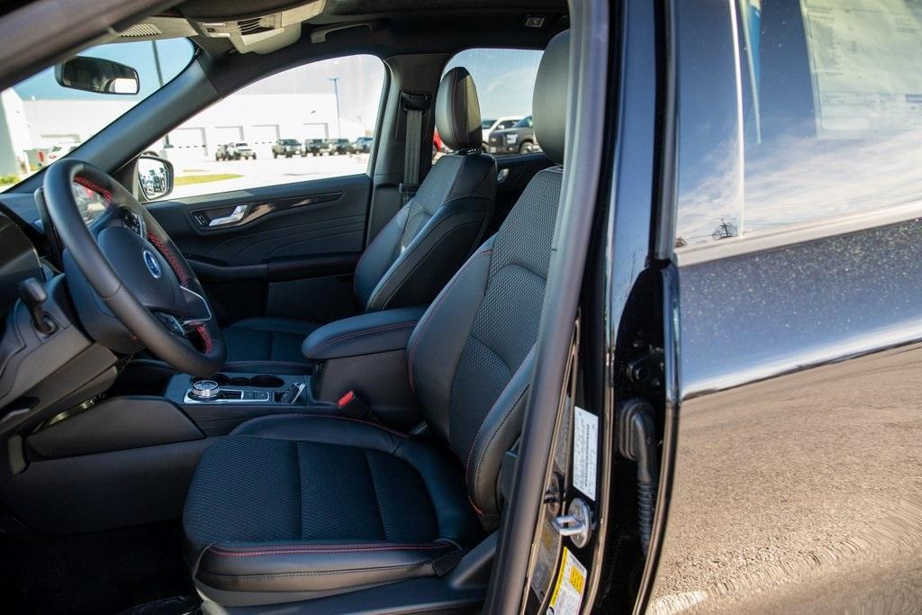 new 2025 Ford Escape car, priced at $33,436