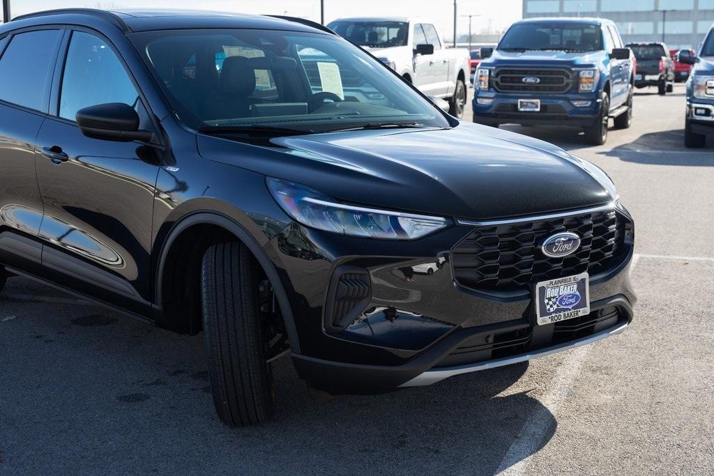 new 2025 Ford Escape car, priced at $33,436