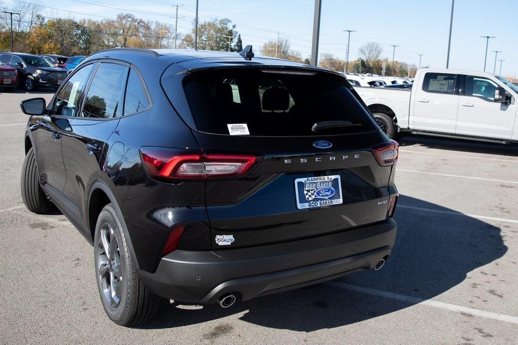 new 2025 Ford Escape car, priced at $33,436