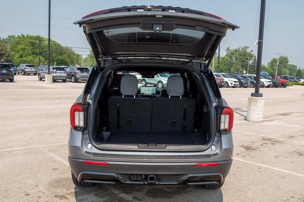 new 2025 Ford Explorer car, priced at $49,764
