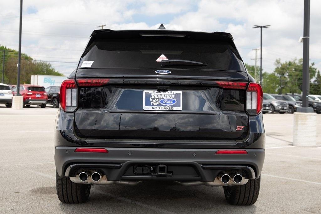 new 2025 Ford Explorer car, priced at $57,817