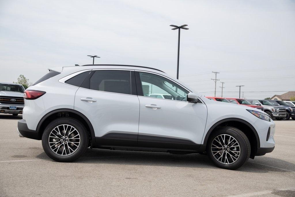 new 2025 Ford Escape PHEV car, priced at $38,691