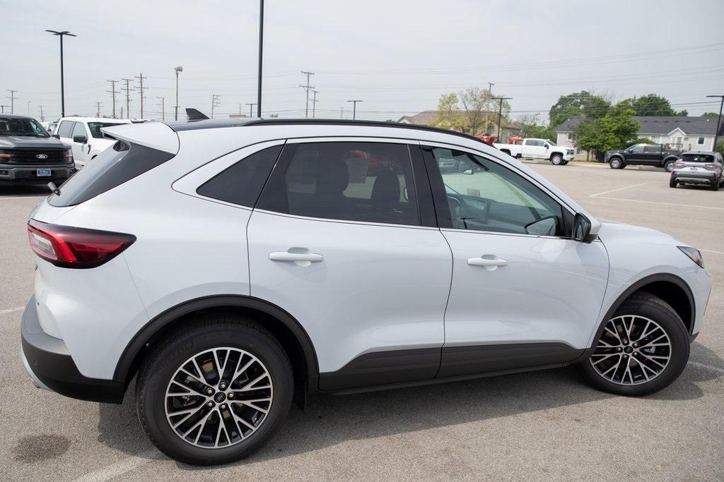 new 2025 Ford Escape PHEV car, priced at $38,691