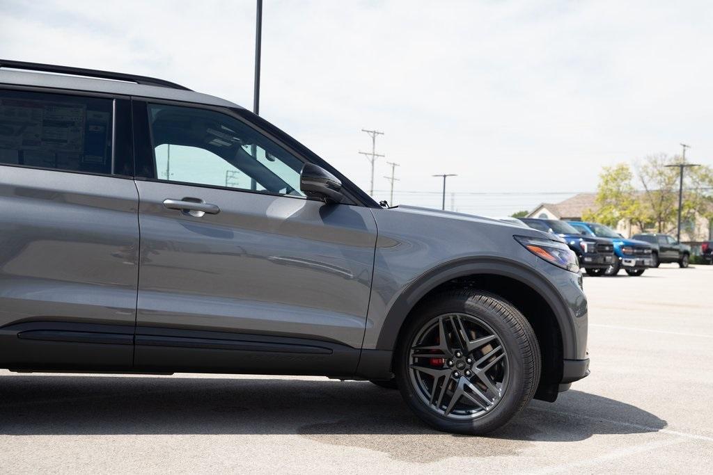 new 2025 Ford Explorer car, priced at $59,256
