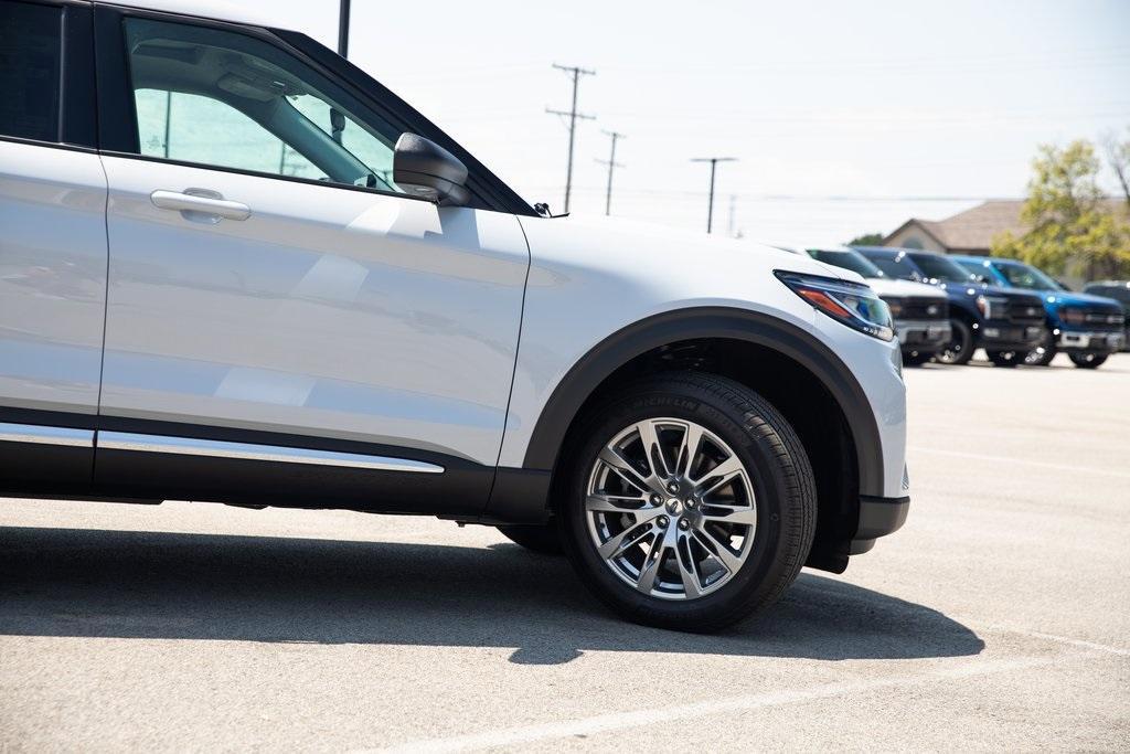 new 2025 Ford Explorer car, priced at $45,764