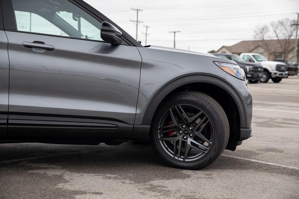 new 2025 Ford Explorer car, priced at $57,919