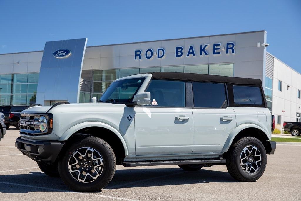 new 2024 Ford Bronco car, priced at $49,220