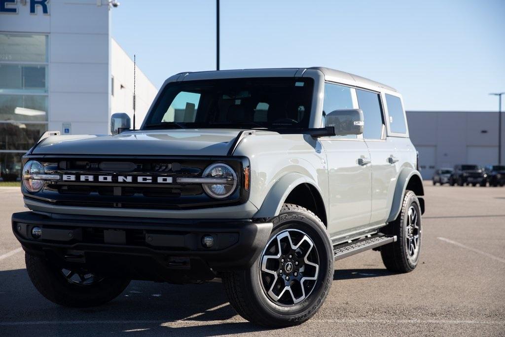 new 2024 Ford Bronco car, priced at $51,453